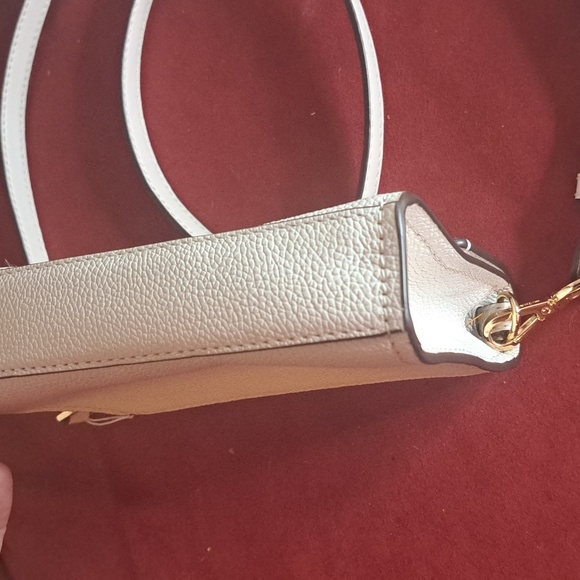 NEW Michael Kors White Pebble Leather Crossbody/ Clutch EXCELLENT CONDITION - Picture 5 of 9